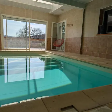 Spacieuse Piscine Couverte