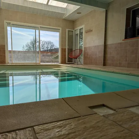 Spacieuse Piscine Couverte Vila *