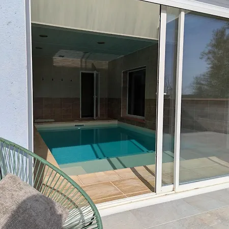 Spacieuse Piscine Couverte