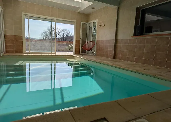 Spacieuse Piscine Couverte