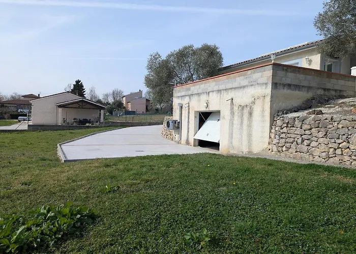 Villa Spacieuse Piscine Couverte *