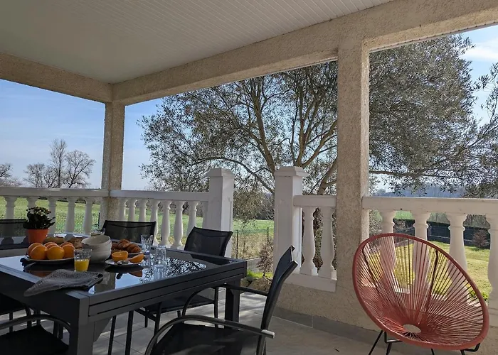 Villa Spacieuse Piscine Couverte *