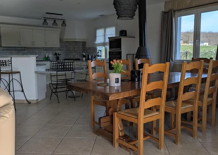 Spacieuse Piscine Couverte Villa Bezac